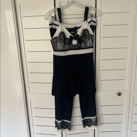 Soma Black and White w Lace and Jewel Detail Pajama Set Sz M - Picture 9 of 14